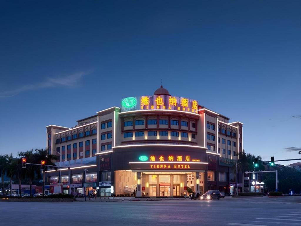 Vienna Hotel Guangxi Wuzhou High-Tech Екстериор снимка