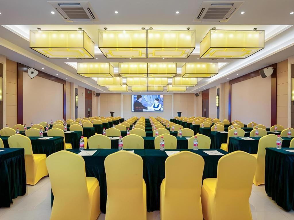 Vienna Hotel Guangxi Wuzhou High-Tech Екстериор снимка