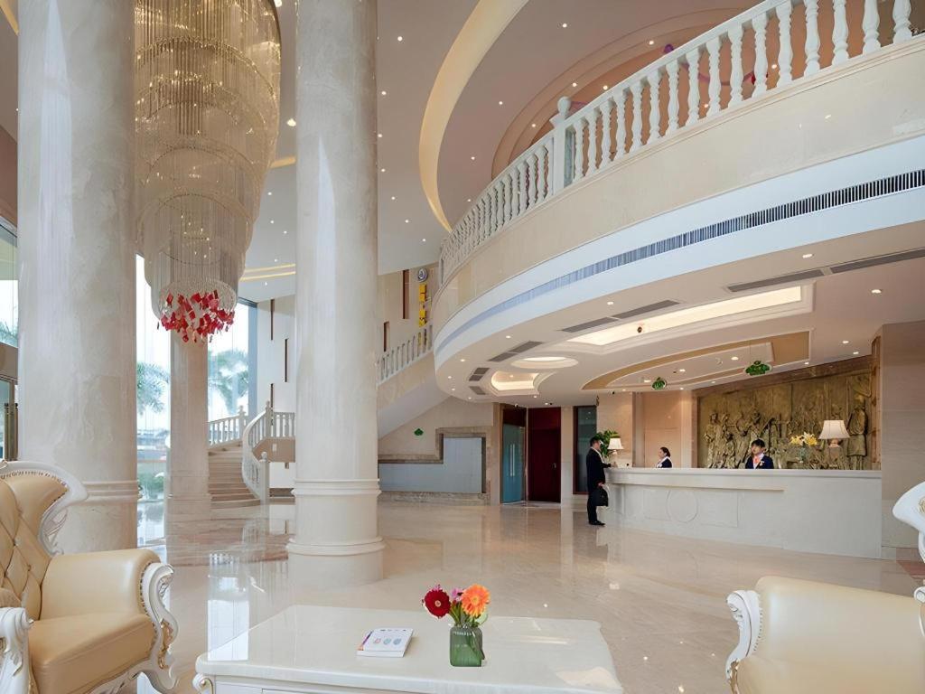 Vienna Hotel Guangxi Wuzhou High-Tech Екстериор снимка